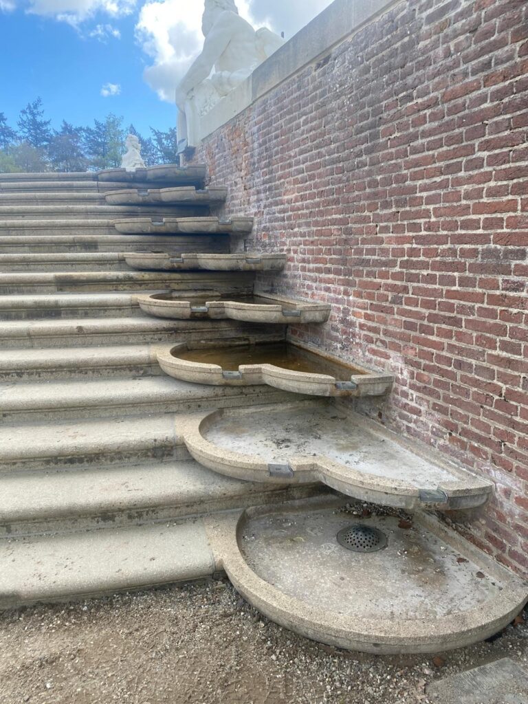 Watercascade restauratie - Werzaamheden - Paleis het Loo - Pawlotnatuursteenrestauratie&Onderhoud- Laurens Demmer (2)